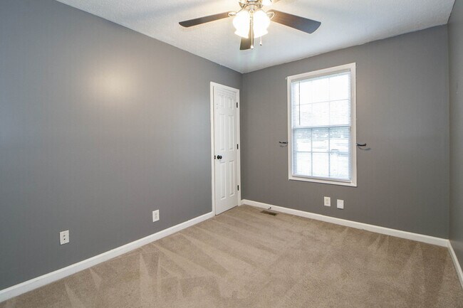 Building Photo - 403 Corinne Cir