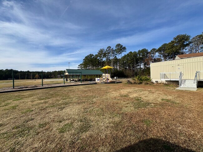 Building Photo - 42 Lodge Rd