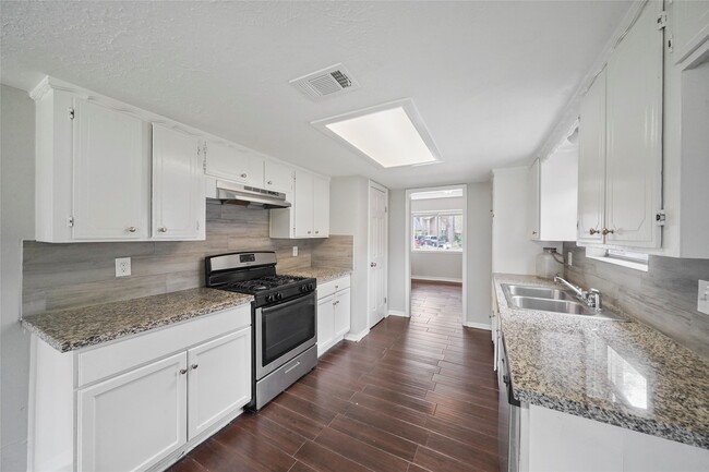 Building Photo - 2251 Middle Creek Dr