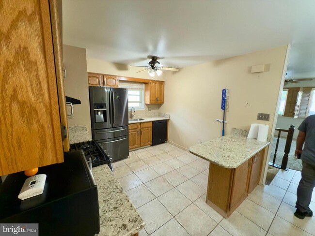 Building Photo - 9109 Diplomat Pl