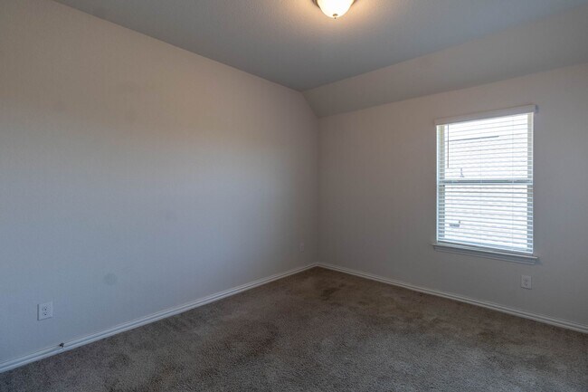 Building Photo - Stunning two story 4 bedroom with den and media/ game area in Pflugerville!