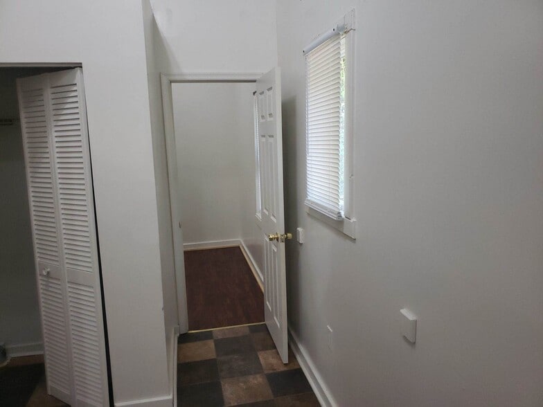 Building Photo - 532 Cameron St
