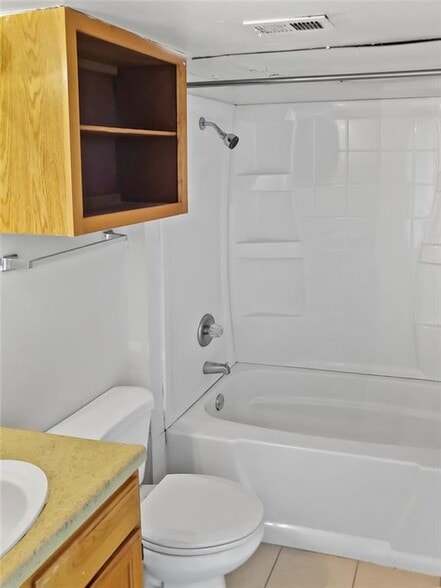 Primary Photo - 3115 Helms St