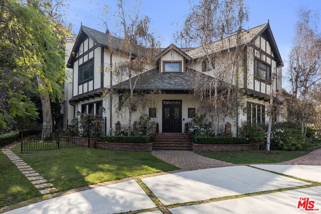 Building Photo - 11247 Briarcliff Ln