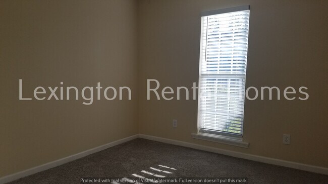 Building Photo - 142 Savannah Hills Dr