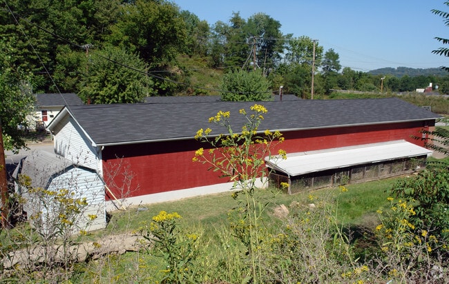 Building Photo - Miracle Acres