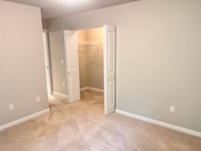 Building Photo - 5 Bedroom plus a Bonus Room in Gig Harbor