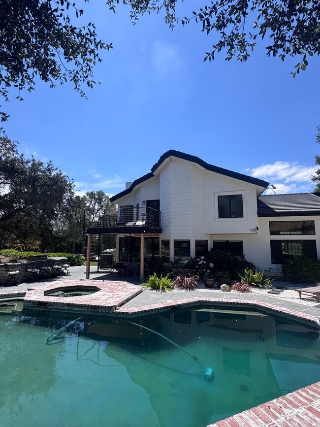 Building Photo - 2080 Hopewell Ct