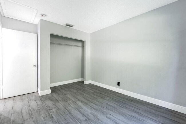 Building Photo - 4953 Freedom Cir