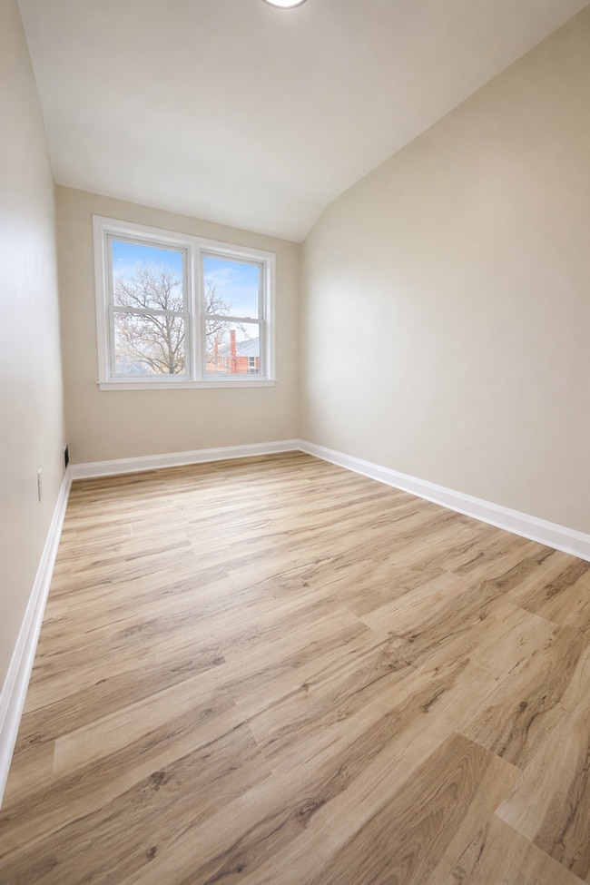 Building Photo - Updated 3BR Home with Finished Basement, & Fenced Yard