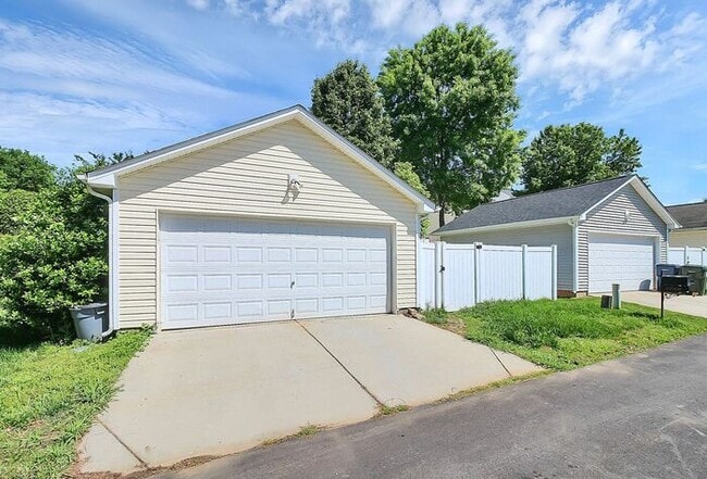 Building Photo - Beautiful 3BD/2BA Ranch in Alexander Chase!