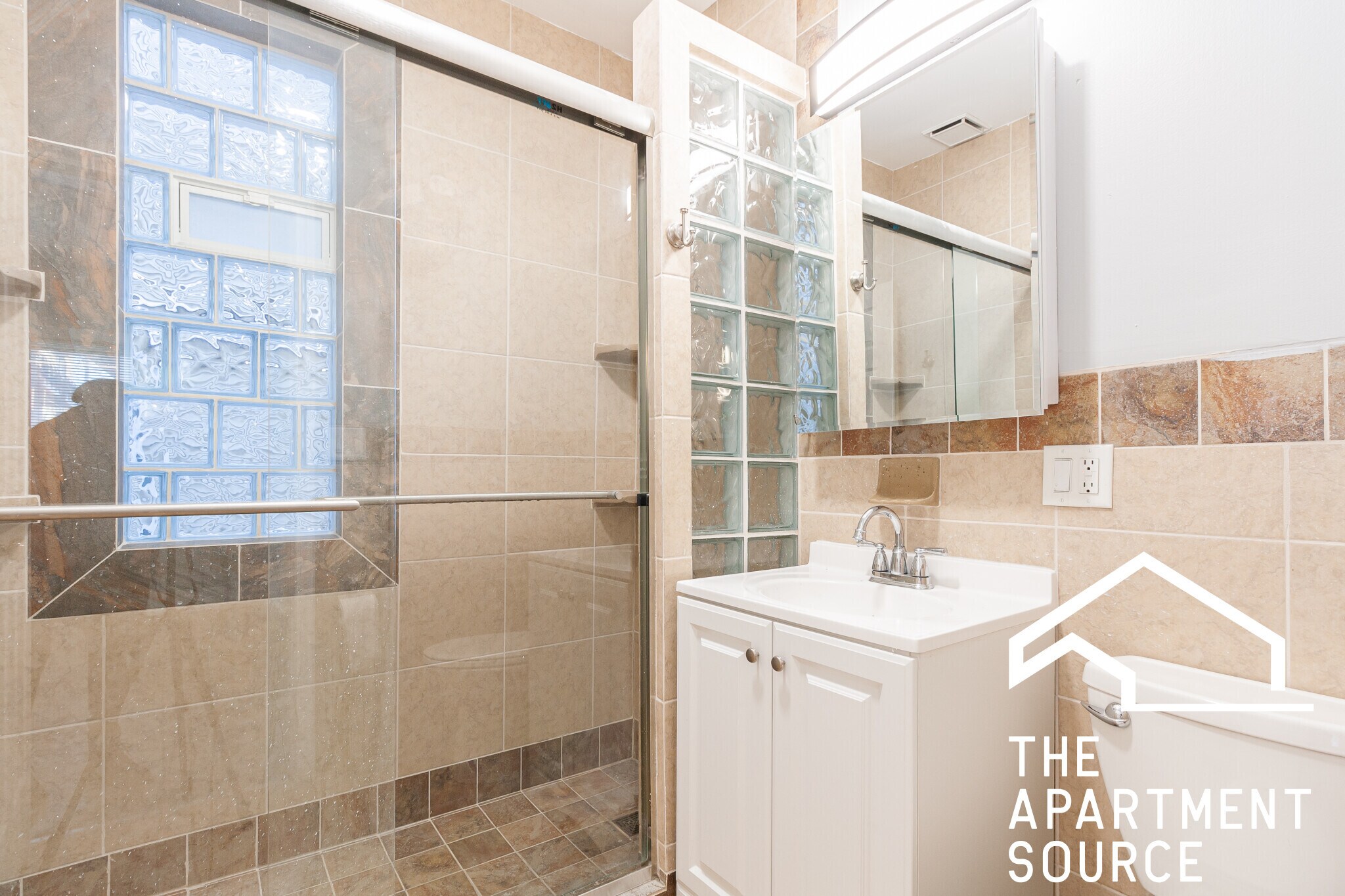 Building Photo - 2659 W Homer St