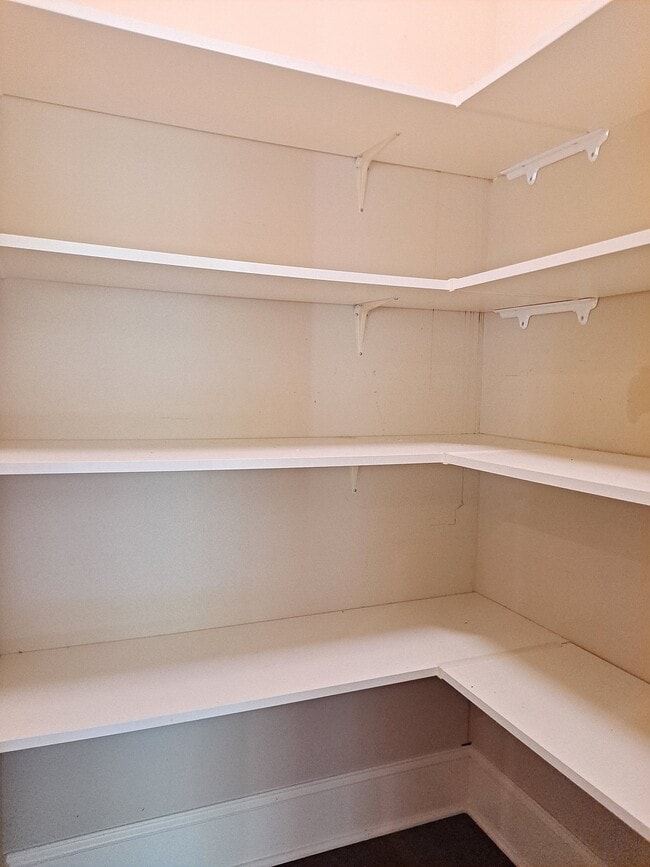 Building Photo - 12170 Inglecrest Ln