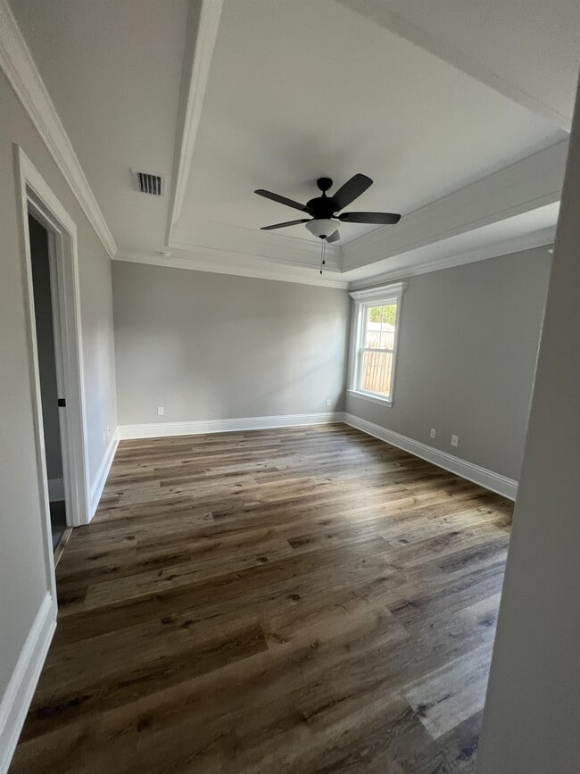 Building Photo - 25 Provo Pl