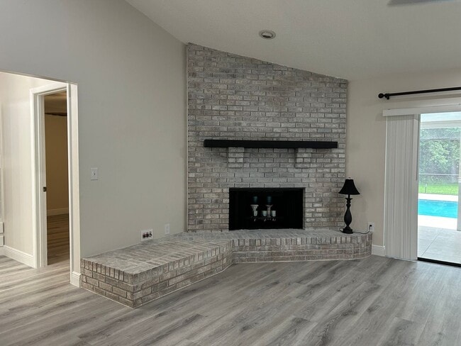 Building Photo - Water view - Pool home