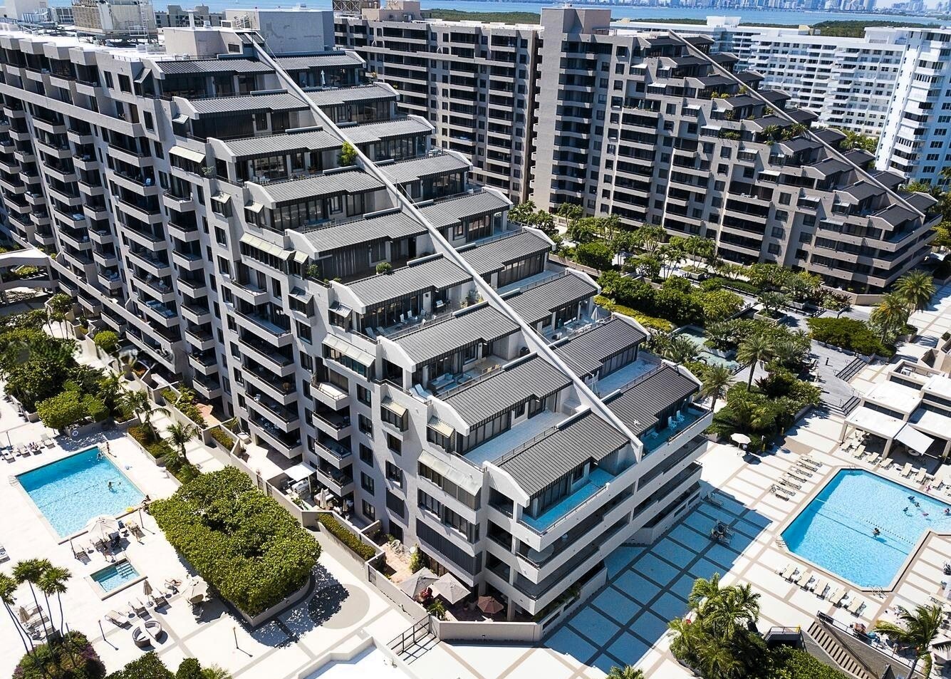 Building Photo - 201 Crandon Blvd