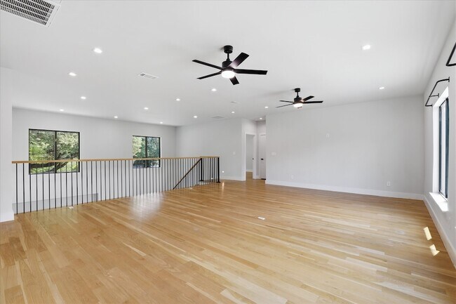 Building Photo - 13693 Peyton Dr