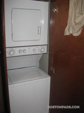 Building Photo - 64 Louis Prang St