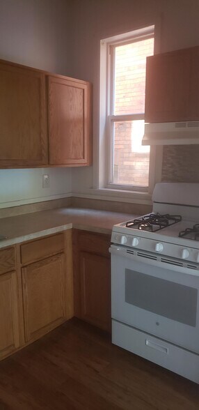 Building Photo - 112 N Fairmount St