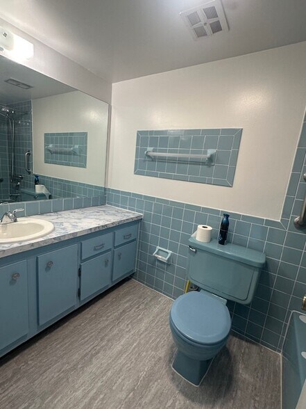 Building Photo - 22615 SW 66th Ave