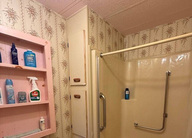 Building Photo - 128 Needle Palm Ln