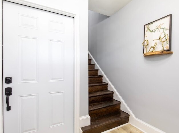 Stairs to 2nd level Unit - 512 Mellon St SE