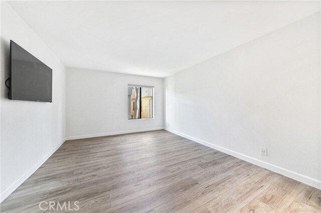 Building Photo - 15215 Magnolia Blvd