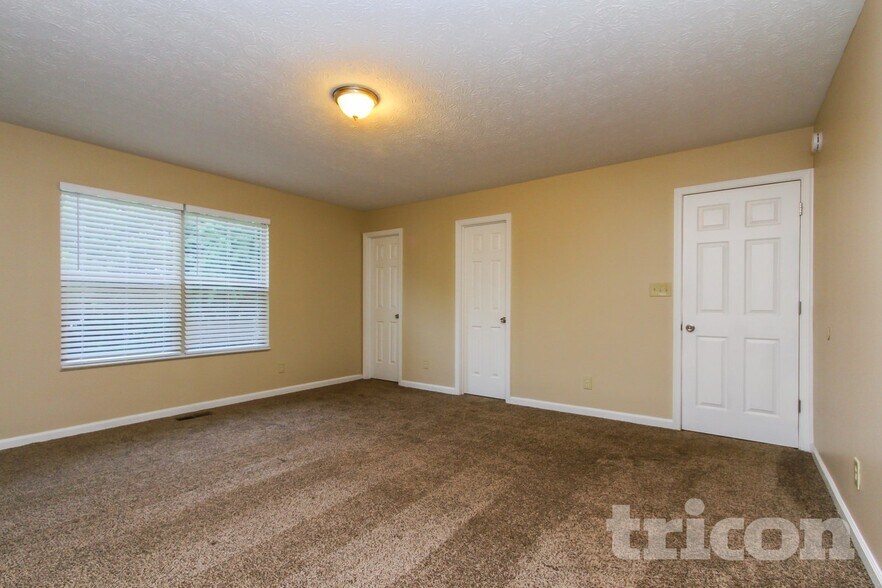 Building Photo - 3713 Mechanicsburg Dr