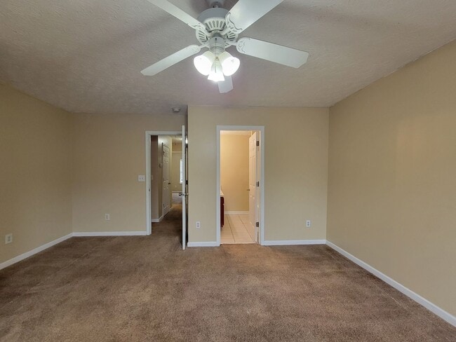 Building Photo - 2 Story-Townhome - 1 Car Garage - Gated Community - Camp Creek