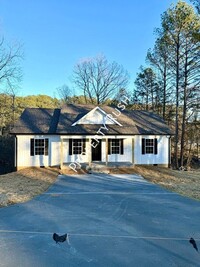 Building Photo - 2255 Eaton Dr SE