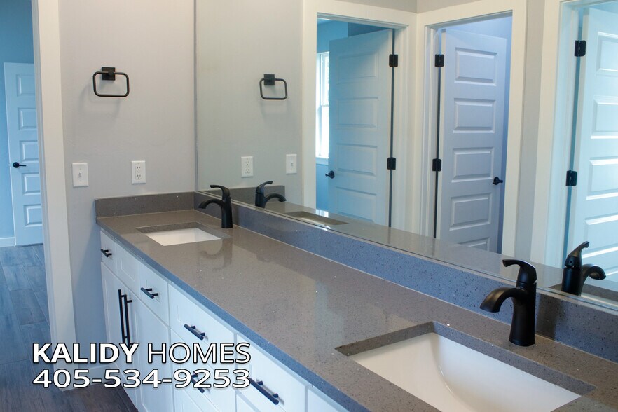 Building Photo - 1716 Kalidy Dr