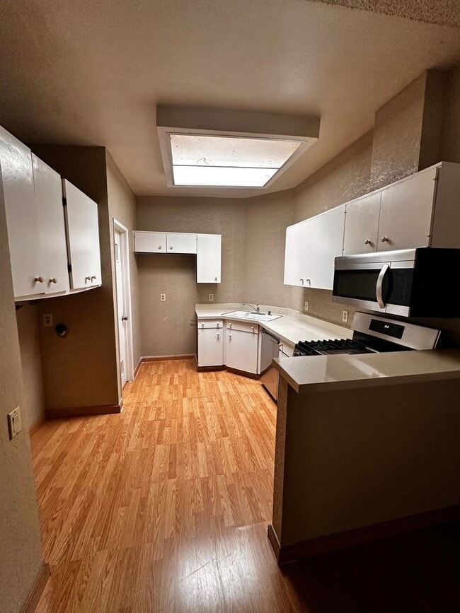 Building Photo - 3613 Sampson Ct