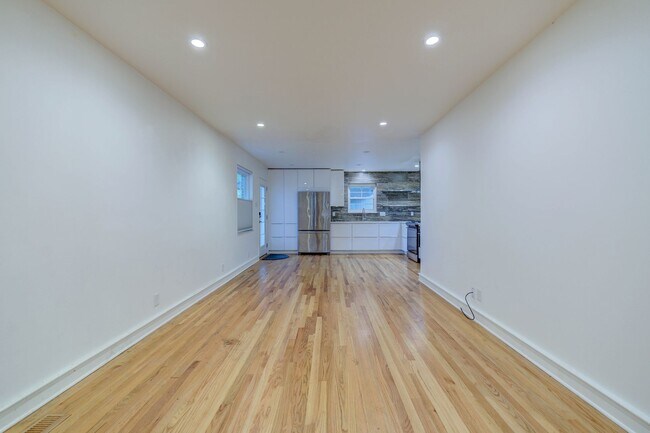 Building Photo - Lindbergh School District Near Mercy St. Anthonys Hospital – Prime Location!