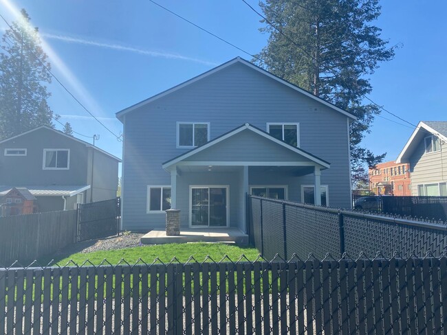 Building Photo - 3013 E 36th Ave