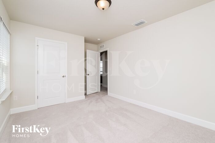 Building Photo - 10572 Gliding Eagle Wy
