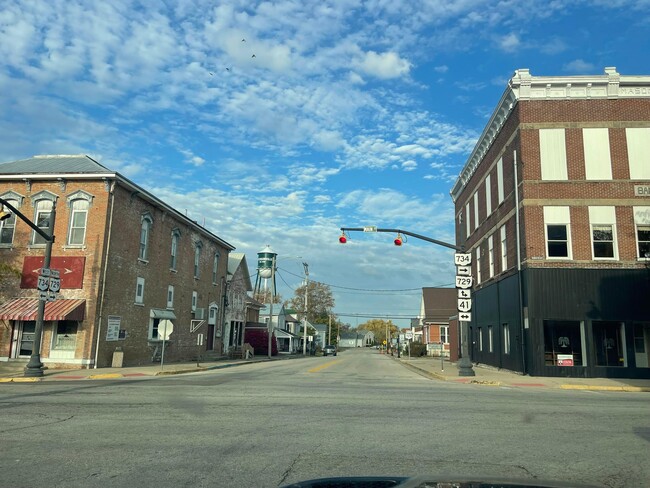 Building Photo - 2 N Main St