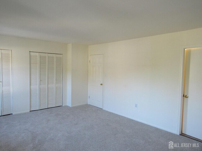 Building Photo - 32 Lafayette Ct