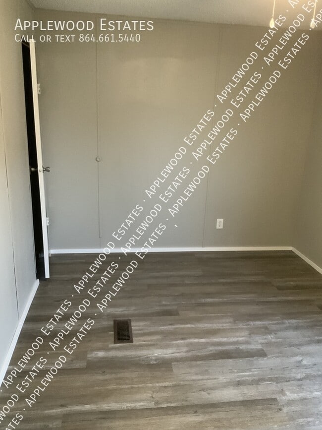 Building Photo - 253 Pebble Rock Cir