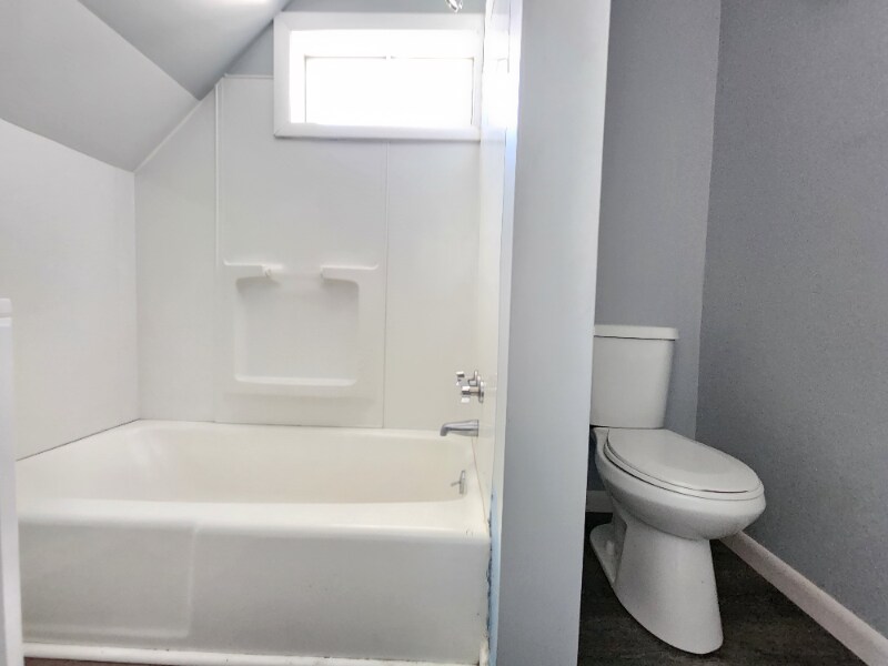 Building Photo - 72 Pier St