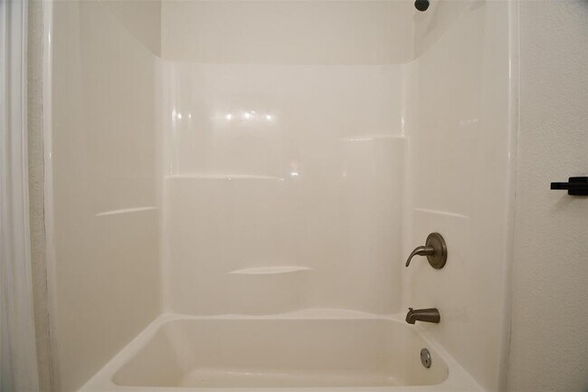 Building Photo - 10946 Fullerton Dr