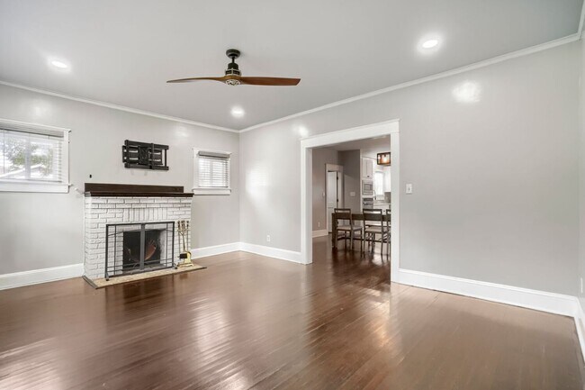Building Photo - 213 W Frierson Ave