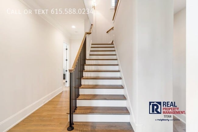 Building Photo - 9220 Lehigh Dr