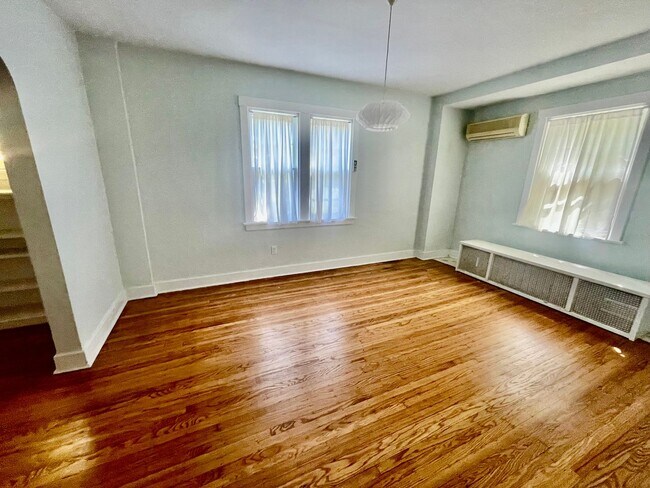 Building Photo - Charming Pittsburgh Retreat: 3-Bed Home with Hardwood Floors, Basement, and Private Porches