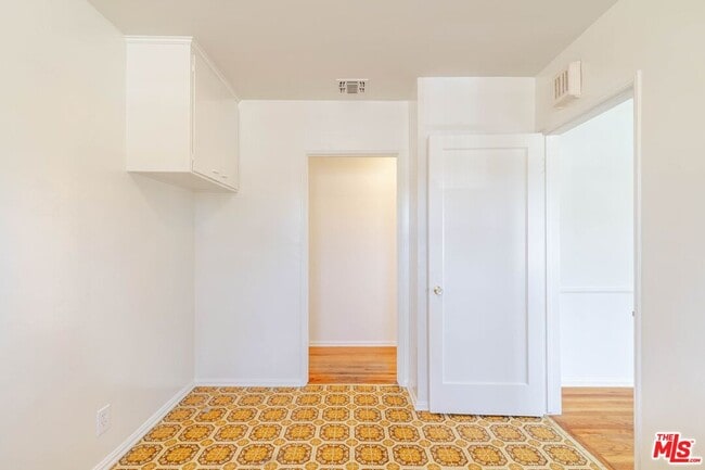 Building Photo - 4950 Newcastle Ave