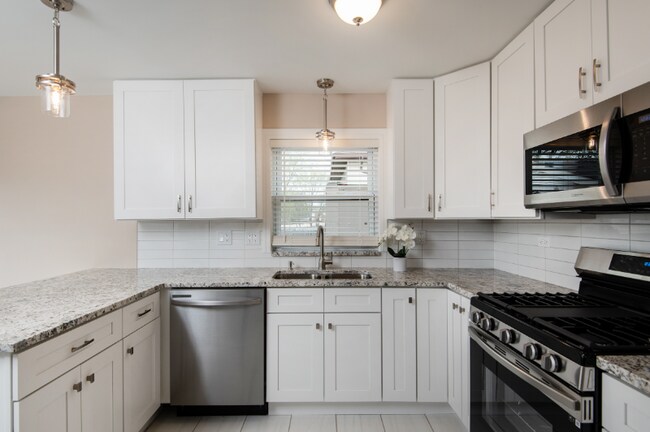 Primary Photo - 8729 W 73rd Pl