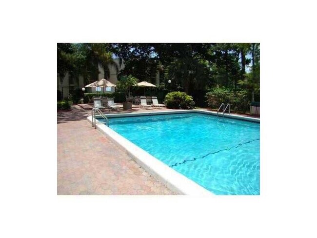 Building Photo - 8433 Forest Hills Dr