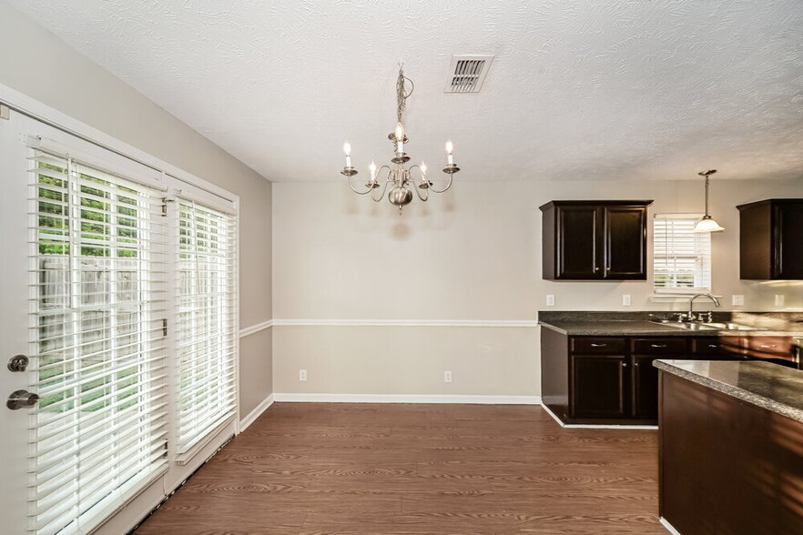 Building Photo - 8864 Cressent Glen Ct