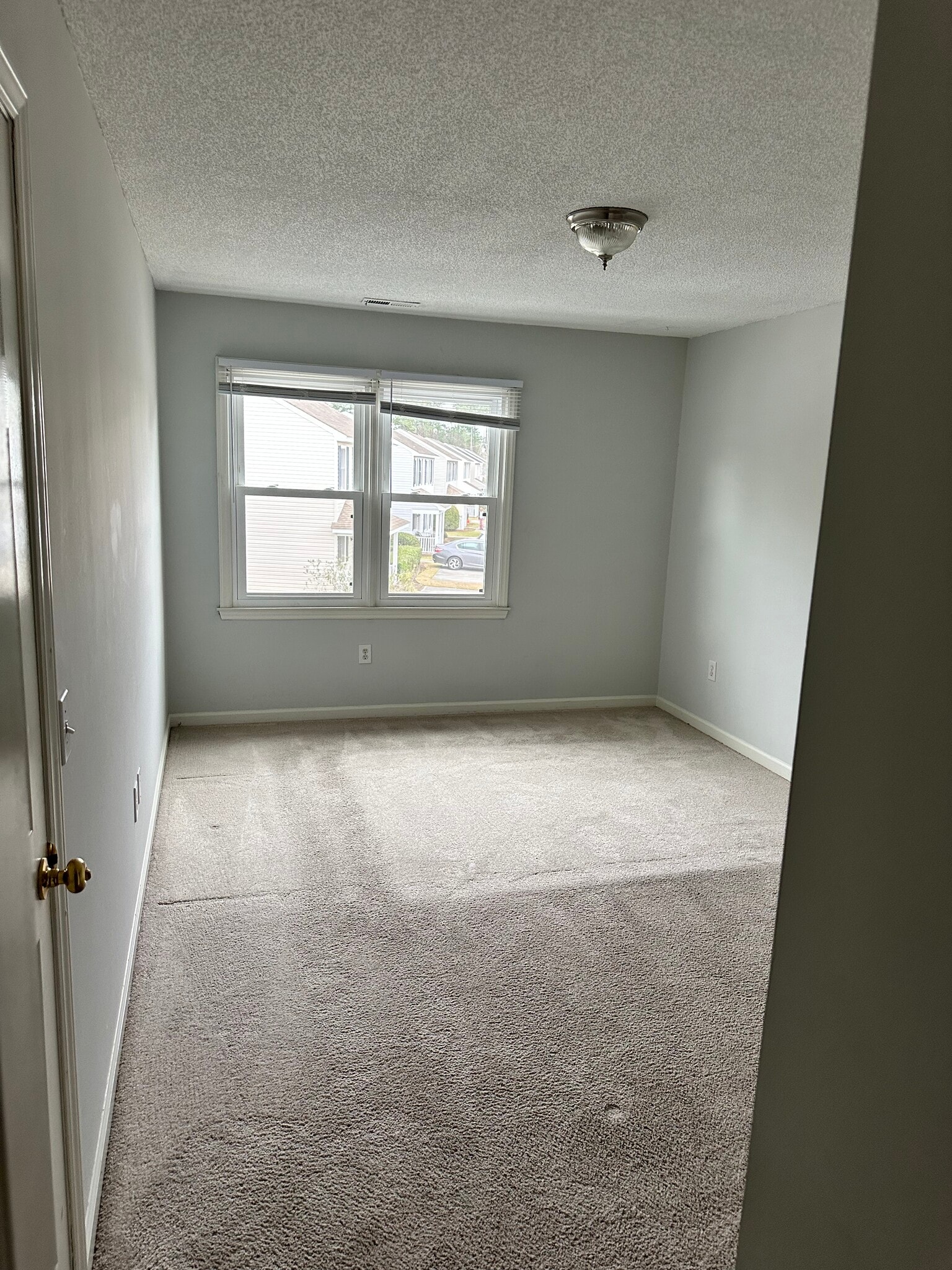 Upstairs room 1 - 106 Lullwater Dr