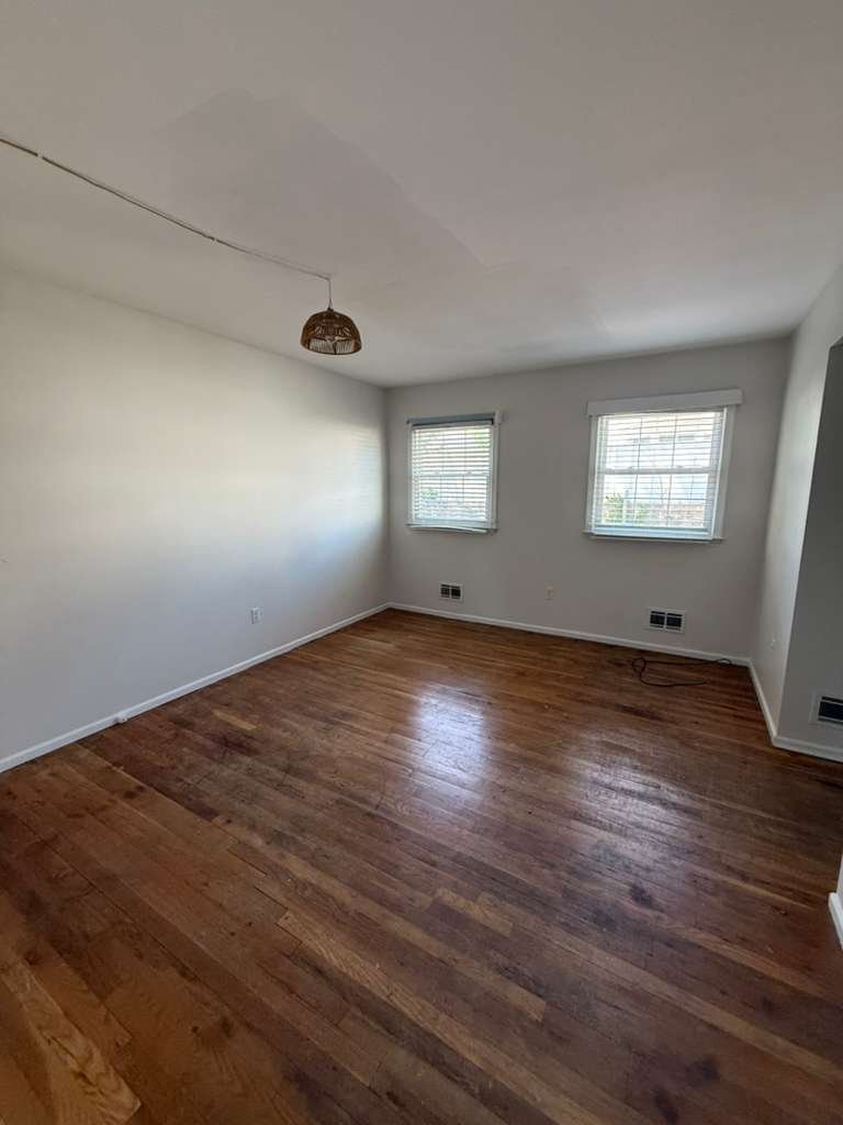 Building Photo - 648 Longview Dr