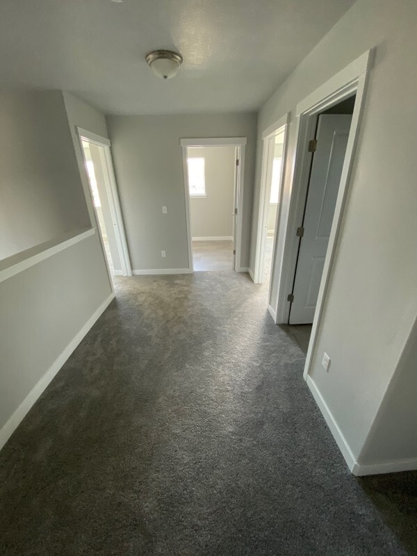Building Photo - 552 S Dapple Dr